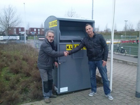 Textielcontainer bij Sportcomplex 